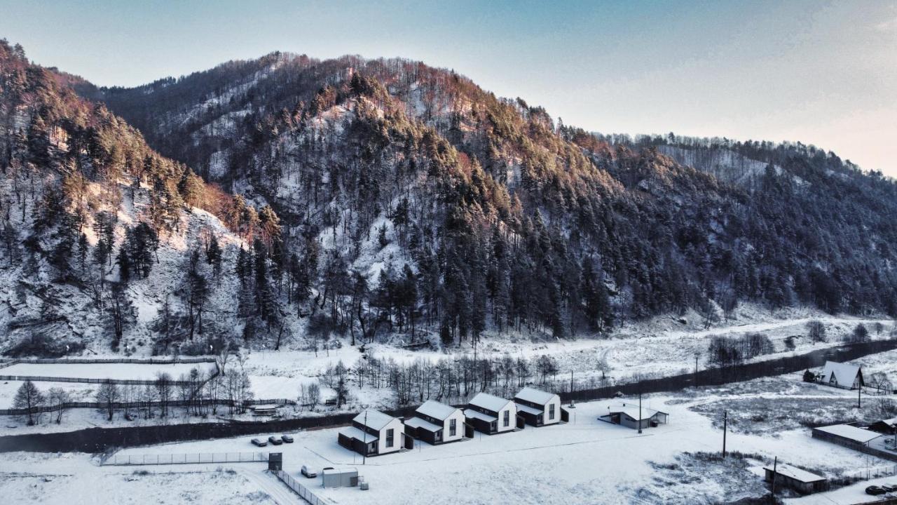 Complex Lunlo Village Brezoi Exterior photo